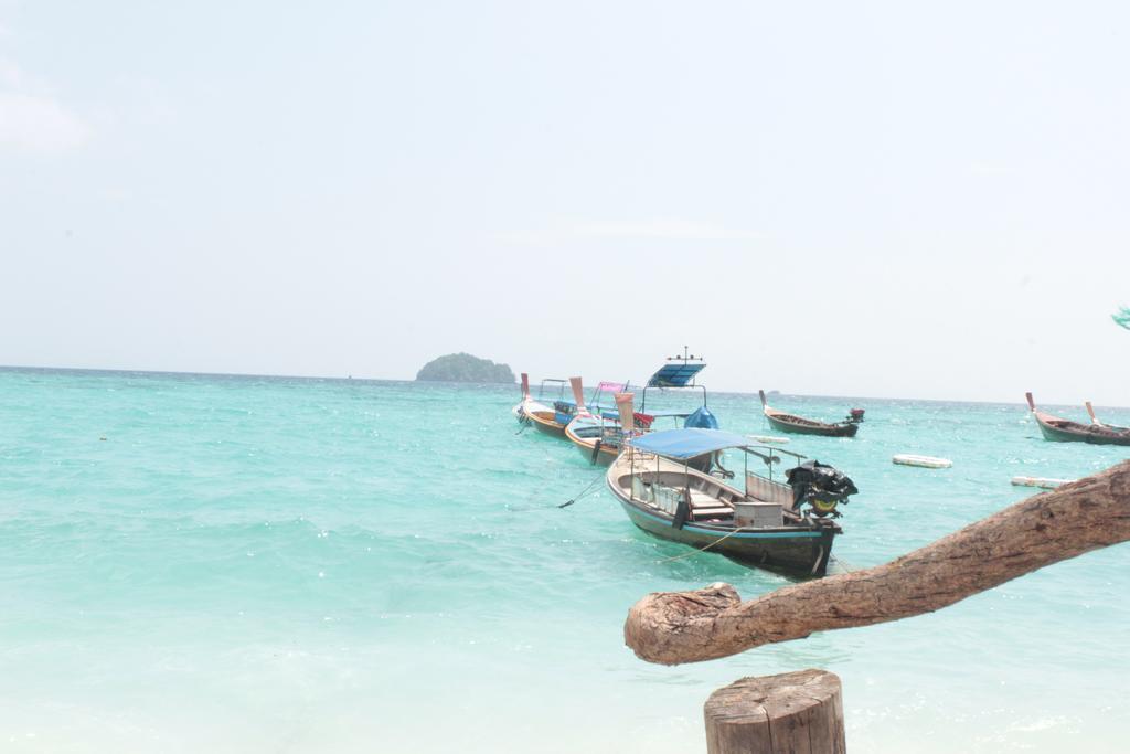 Captain Yut'S Bangalows Koh Lipe Exterior photo